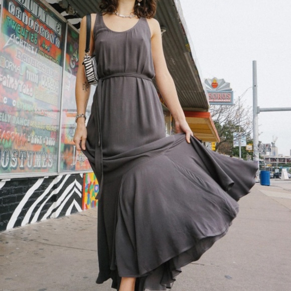 Novella Royale Constance Dress in Geo Paisley - Picture 3 of 3